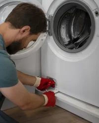 side-view-man-working-as-plumber (1)